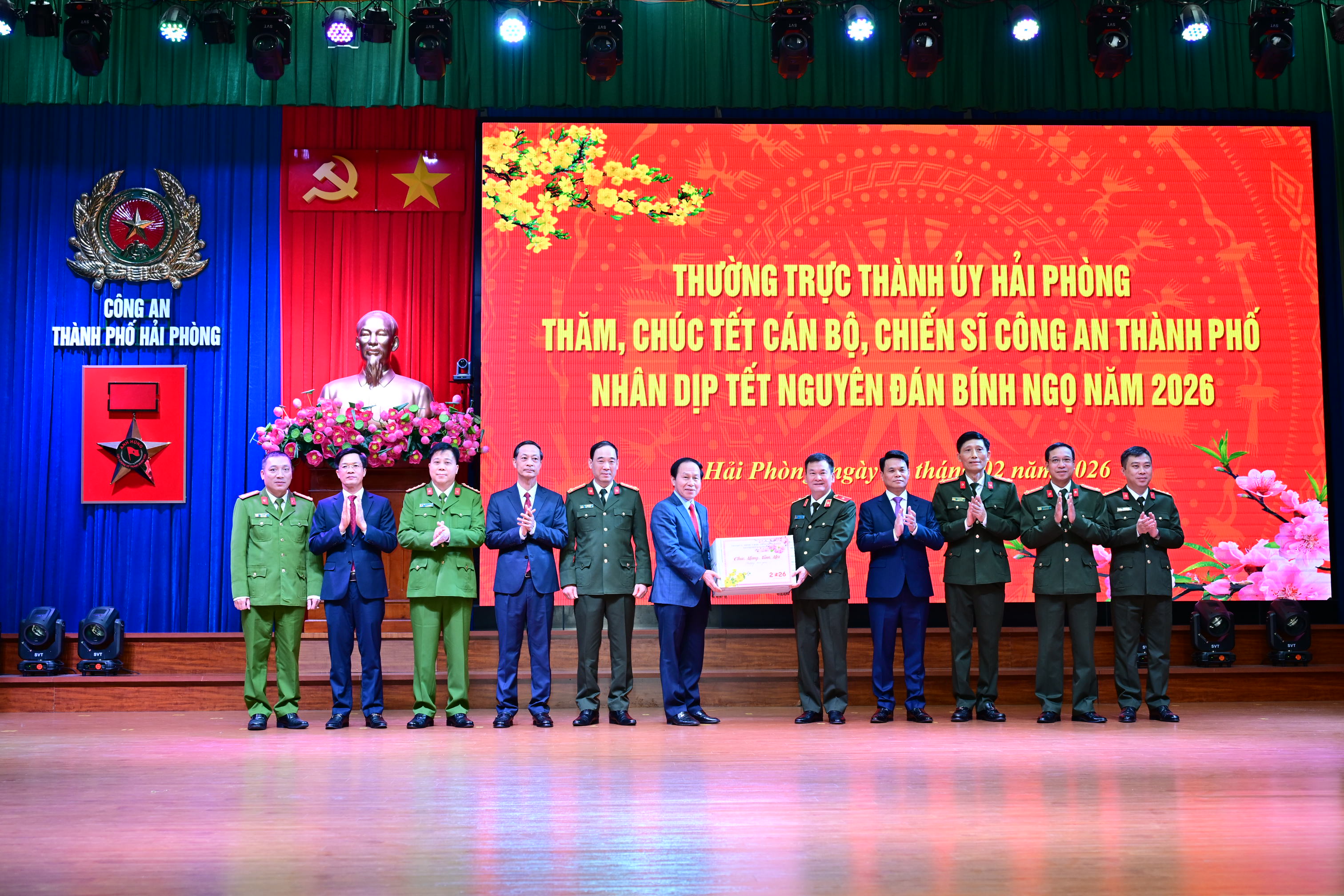 Thường trực Thành ủy, HĐND- UBND, MTTQ Việt Nam thành phố thăm, chúc Tết và động viên cán bộ, chiến sĩ CATP nhân dịp Xuân Bính Ngọ 2026